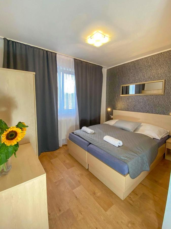 Penzion Hustopeče Exteriör bild